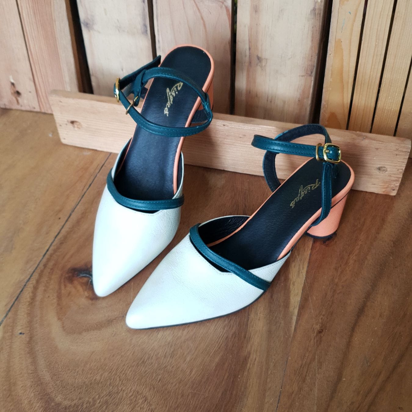 Pointed tri-color heels